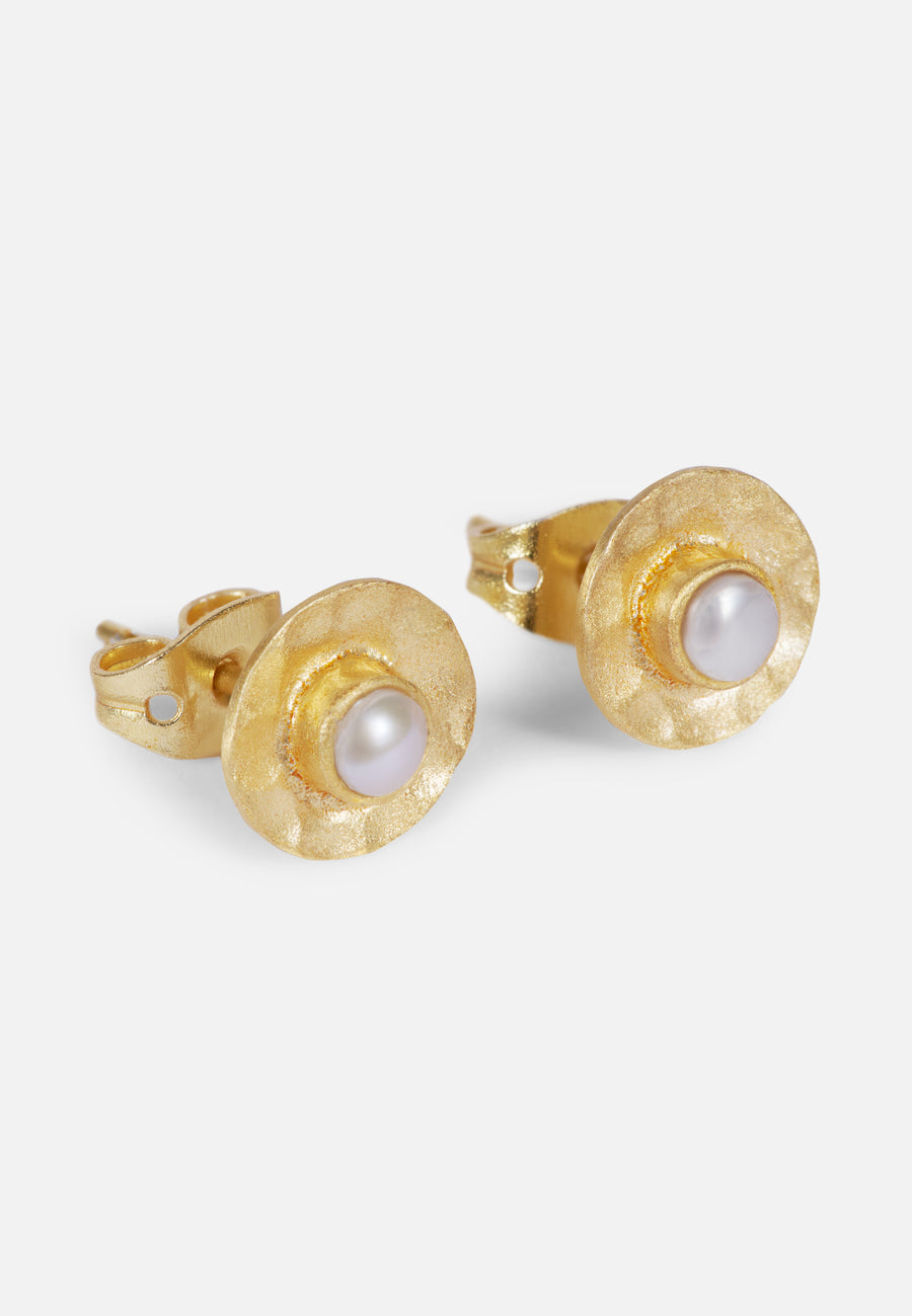 Hammered Stud Earrings with Freshwater Pearl // Gold