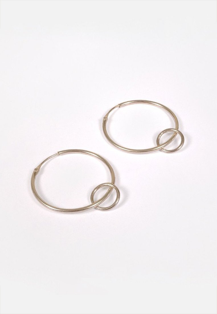 Everyday Hoops with Ring // Silver